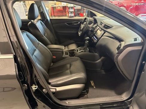 Used 2018 Nissan Rogue Sport SL AWD/4WD image 15