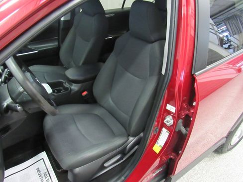 Used 2023 Toyota RAV4 LE AWD/4WD image 28