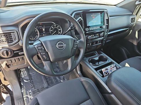 Used 2024 Nissan Titan SV image 15