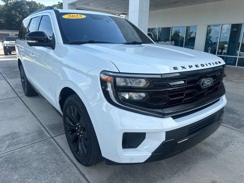 Used 2025 Ford Expedition Platinum w/ Stealth Appearance Package AWD/4WD image 1