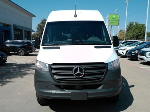 Used 2026 Mercedes-Benz Sprinter 2500 image 2