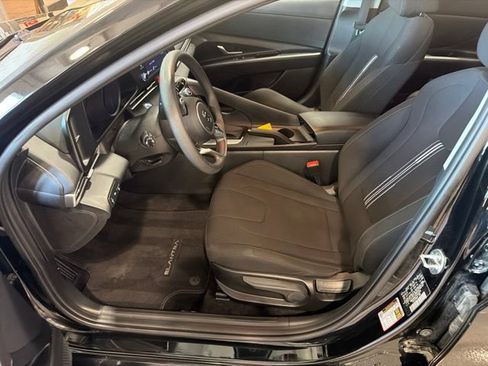 Used 2023 Hyundai Elantra SEL FWD image 16