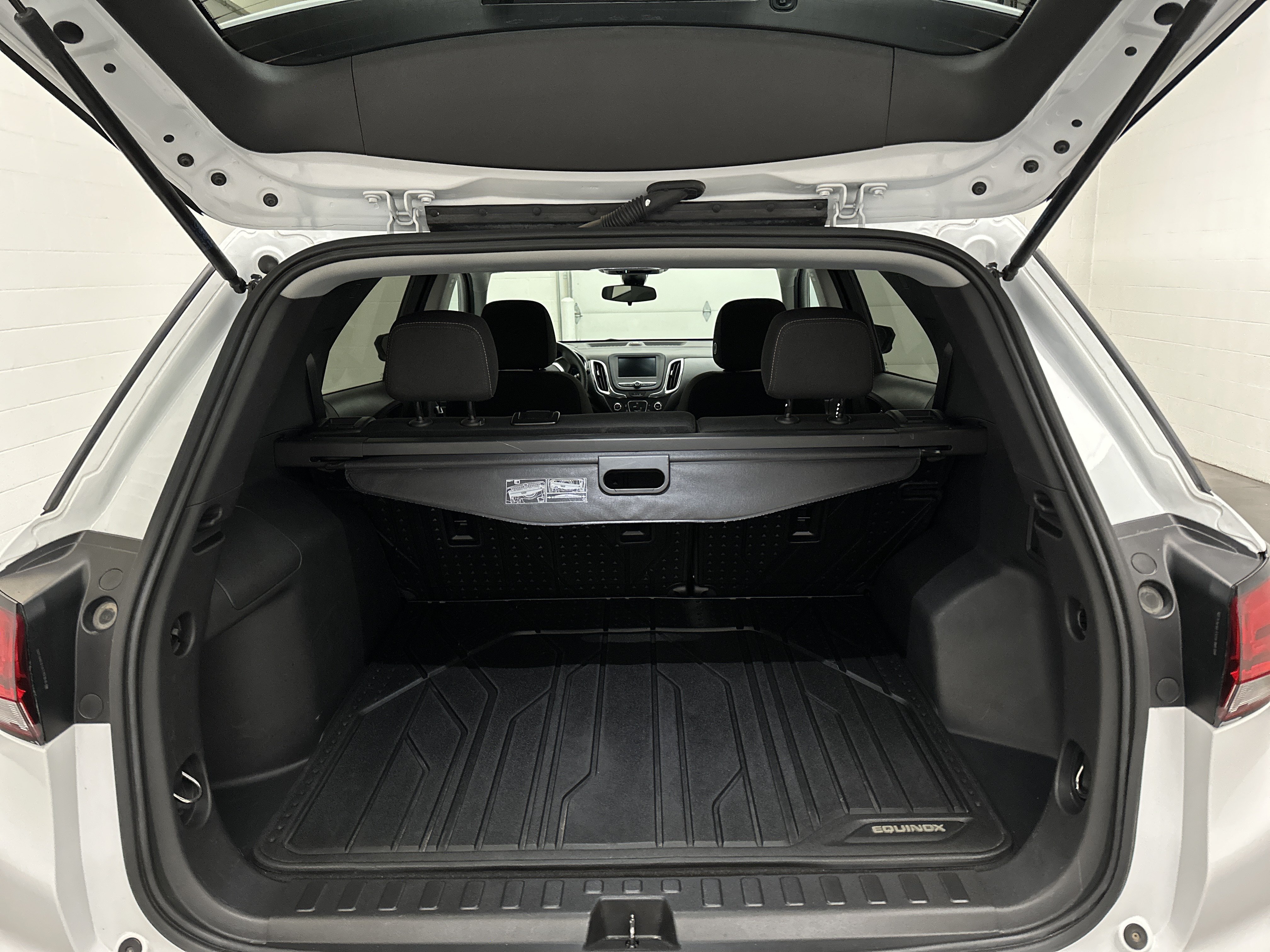 Used 2023 Chevrolet Equinox LT w/ LPO, Floor Liner Package AWD/4WD image 15
