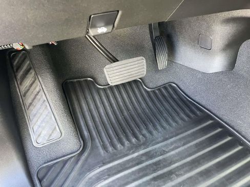 Used 2023 Chevrolet Silverado 1500 RST image 15