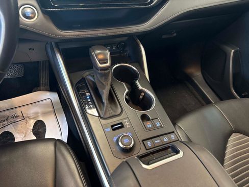 Used 2021 Toyota Highlander XSE image 24