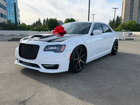 Used 2013 Chrysler 300 S RWD image 6