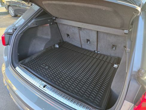 Used 2019 Audi Q3 2.0T Premium Plus w/ Premium Plus Package image 38