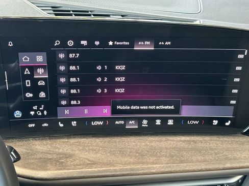 Used 2025 Audi Q5 Premium Plus w/ Premium Plus AWD/4WD image 19