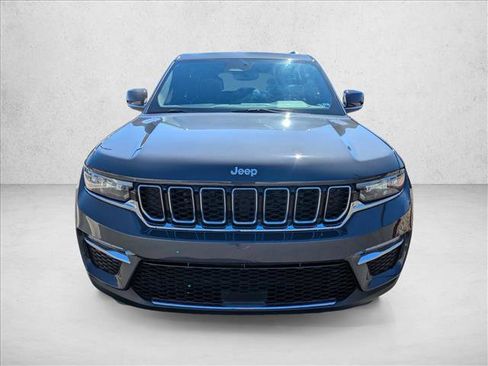 Used 2024 Jeep Grand Cherokee Limited image 2