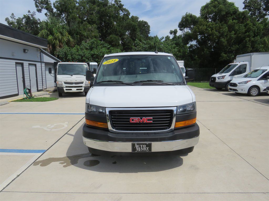 Used 2024 GMC Savana 2500 w/ Driver Convenience Package RWD image 2
