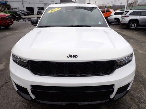 Used 2023 Jeep Grand Cherokee L Laredo image 10