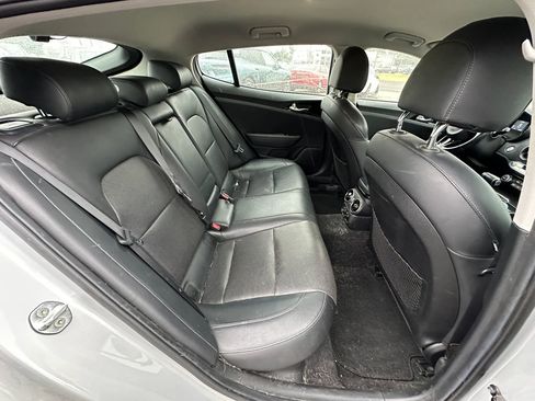 Used 2018 Kia Stinger RWD image 14