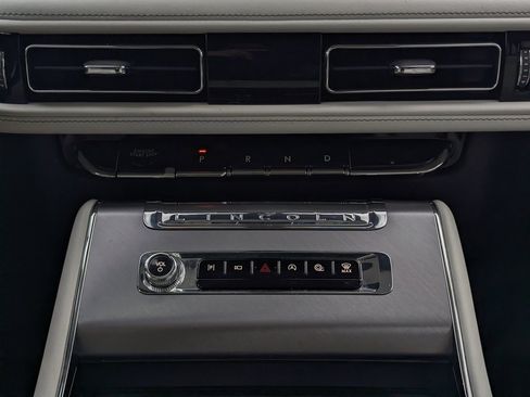 Used 2025 Lincoln Aviator AWD w/ Equipment Group 101A image 36