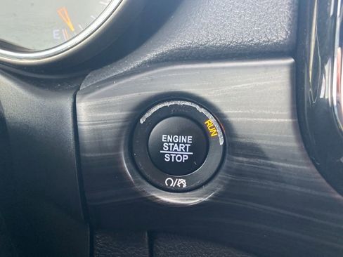 Used 2021 Jeep Grand Cherokee Laredo X image 22