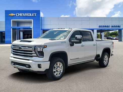 Certified 2025 Chevrolet Silverado 2500 High Country w/ Technology Package AWD/4WD image 2