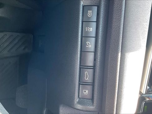 Used 2025 Toyota Camry LE w/ Convenience Package FWD image 32