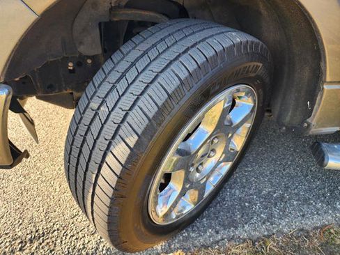 Used 2014 Ford F150 XLT w/ Equipment Group 302A Luxury image 9