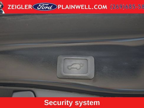Used 2023 Toyota RAV4 Limited AWD/4WD image 11