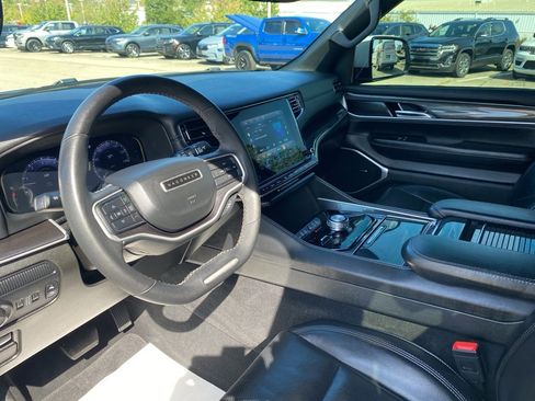 Used 2022 Jeep Wagoneer Series I image 27