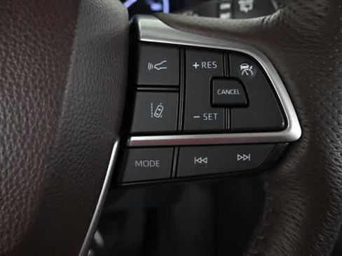 Used 2022 Toyota Sienna Platinum AWD/4WD image 26