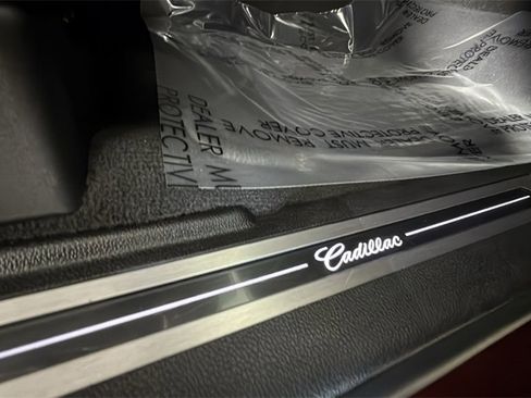 Used 2017 Cadillac Escalade Premium Luxury image 42