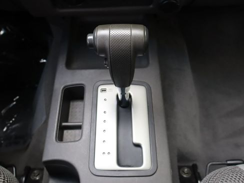 Used 2006 Nissan Xterra SE w/ (W94) Tow Pkg AWD/4WD image 35