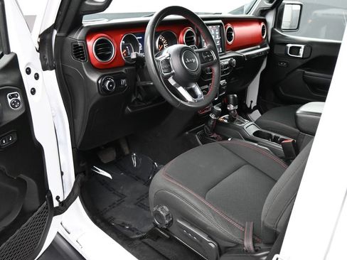 Used 2023 Jeep Wrangler Unlimited Rubicon w/ Cold Weather Group AWD/4WD image 2