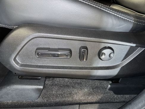 Certified 2023 Honda Pilot Touring image 18