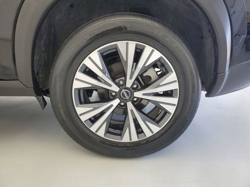 Used 2023 Nissan Rogue SV image 11