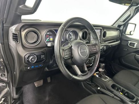 Used 2023 Jeep Wrangler Unlimited w/ Cold Weather Group image 13