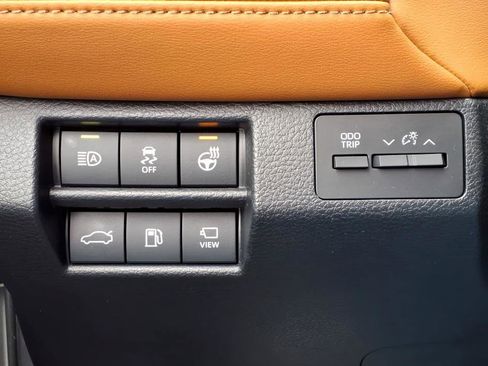 Used 2022 Toyota Avalon Limited w/ Advanced Safety Package image 19