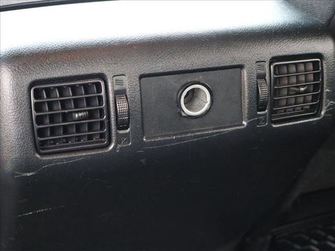 Used 2012 Toyota Tundra 4x4 CrewMax image 23