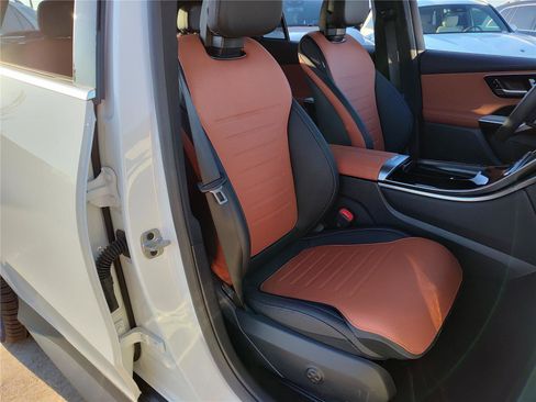 New 2025 Mercedes-Benz GLC 300 4MATIC image 23