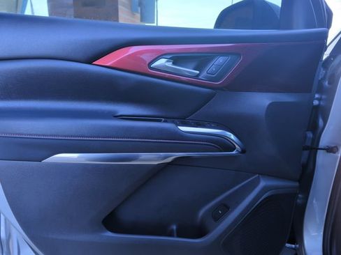 Used 2026 Chevrolet Traverse Z71 w/ LPO, Floor Liner Package AWD/4WD image 12