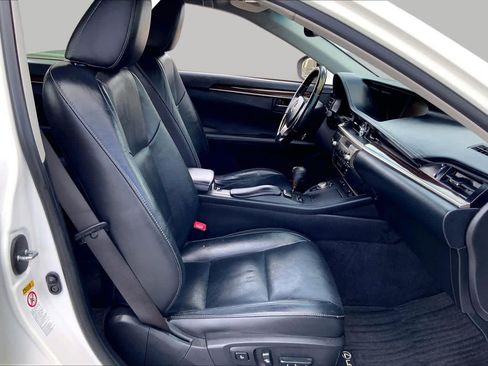 Used 2014 Lexus ES 350 w/ Luxury Package FWD image 9