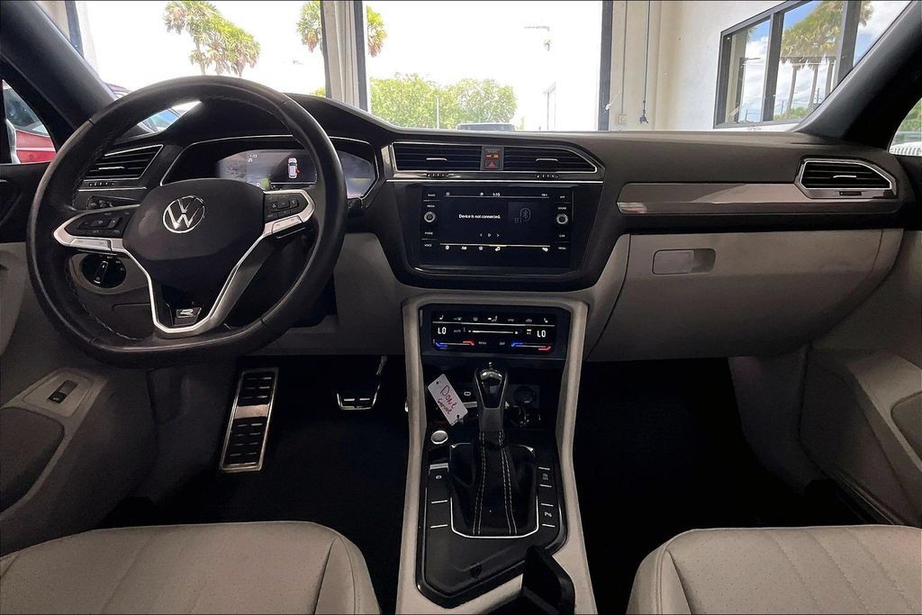 Used 2023 Volkswagen Tiguan SE R-Line FWD image 7