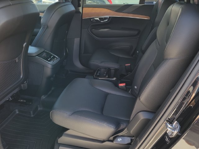 Used 2021 Volvo XC90 T6 Momentum AWD/4WD image 11