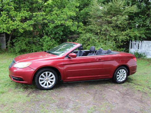 Used 2013 Chrysler 200 Touring image 12