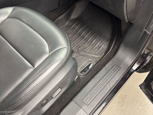 Used 2019 Ford Explorer XLT w/ Equipment Group 202A image 26