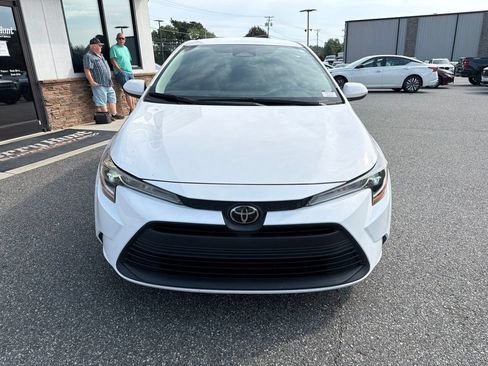 Used 2024 Toyota Corolla LE FWD image 12