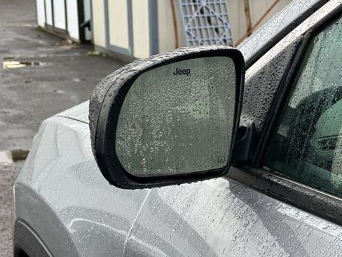 Used 2024 Jeep Compass Latitude image 54