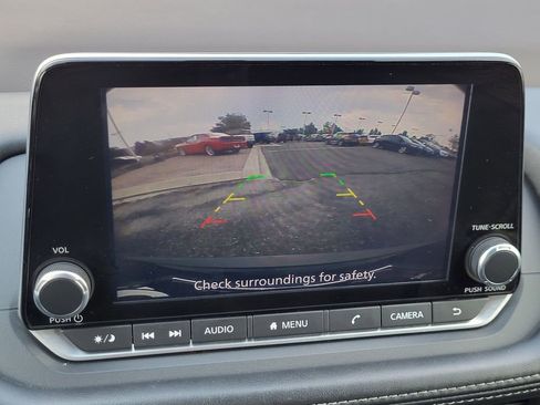 Used 2023 Nissan Rogue SV image 12