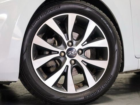 Used 2016 Hyundai Accent Sport image 3