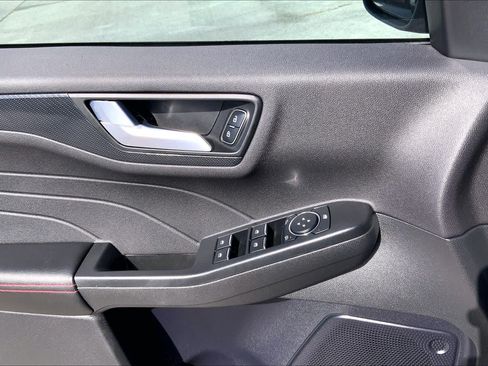 Used 2024 Ford Escape ST-Line w/ Tech Pack #1 FWD image 31