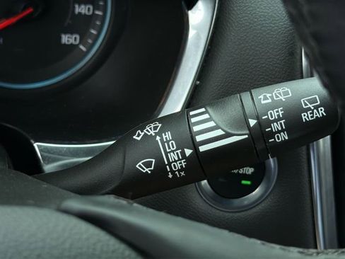 Used 2023 Chevrolet Traverse RS FWD image 29