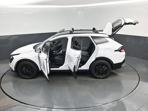 Certified 2025 Kia Sportage EX w/ Premium Package image 17