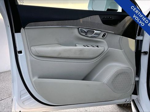 Used 2023 Volvo XC90 B6 Ultimate w/ Protection Package Premier image 23