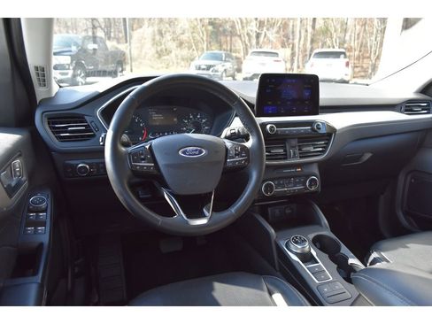 Used 2022 Ford Escape SEL image 12