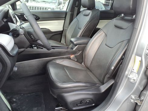 Certified 2023 Jeep Compass Limited w/ Elite Group image 8