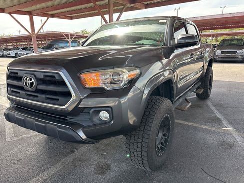 Used 2016 Toyota Tacoma SR5 w/ Towing Package RWD image 2